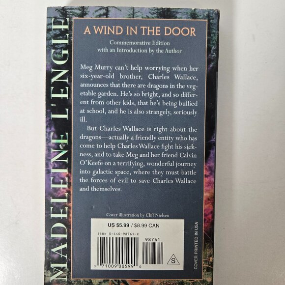 A Wind In The Door Paperback. Bundle any 3 paperbacks for $15. - Picture 3 of 3